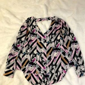 Jenifer Lopez blouse in size Small. Great condition and fun and flirty print